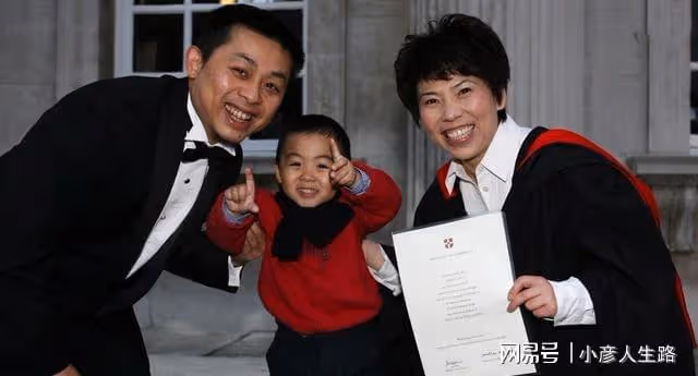 鄧亞萍，因為太矮而被河南省隊趕走，卻沒想她能獲得18個世界冠軍