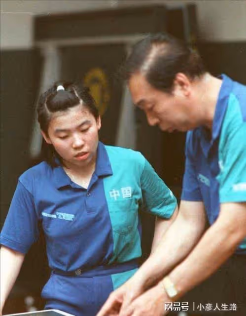 鄧亞萍，因為太矮而被河南省隊趕走，卻沒想她能獲得18個世界冠軍