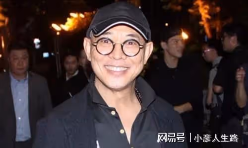 李連杰：曬慶生照利智出鏡，攜家人歐洲進修，小女兒曾得抑鬱症？