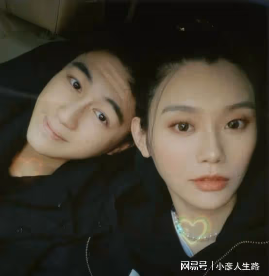 奚夢瑤何猷君約會被偶遇,女方懶洋洋依偎老公身上,牽著小手好甜