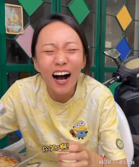 瘋產姐妹解散了，四千萬粉絲帳號歸張小花，邵雨軒建新號從頭再來
