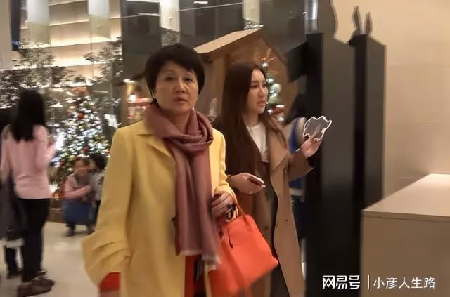 梁安琪:低谷期為生存打4份工,用三年時間成賭王妻子