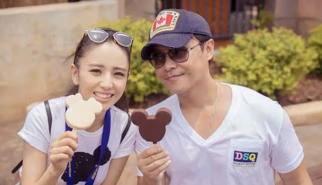 陳思誠零點為前妻慶生!39歲佟麗婭穿性感弔帶,兩人屢次被傳復合