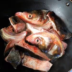 魚頭白菜豆腐湯