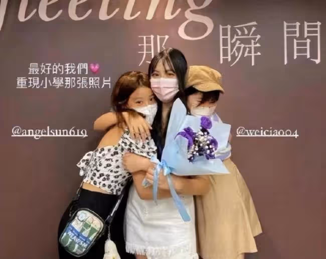 賈靜雯17歲大女兒顏值逆襲 穿弔帶裙凹凸有致