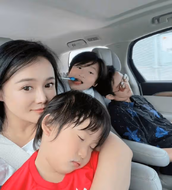 冉瑩穎直播時崩潰落淚 誰欺負了中國拳王老婆?