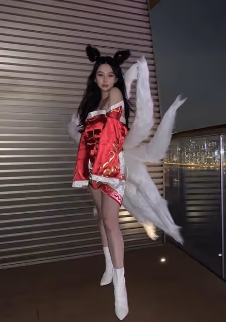 像極了媽媽年輕時!邱淑貞女兒「萬聖節cos九尾狐」 表情魅惑「美貌不輸媽」網尖叫:根本電影女主臉