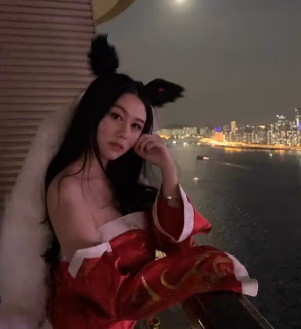 像極了媽媽年輕時!邱淑貞女兒「萬聖節cos九尾狐」 表情魅惑「美貌不輸媽」網尖叫:根本電影女主臉