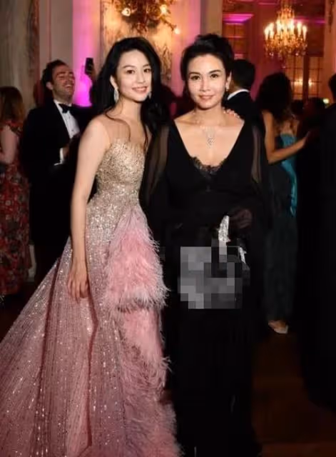 像極了媽媽年輕時!邱淑貞女兒「萬聖節cos九尾狐」 表情魅惑「美貌不輸媽」網尖叫:根本電影女主臉