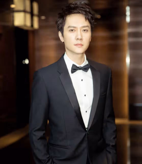 表面是藝人,實際是富二代的8位明星,他們不努力就繼承上億家產