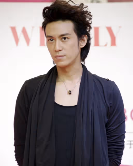 表面是藝人,實際是富二代的8位明星,他們不努力就繼承上億家產