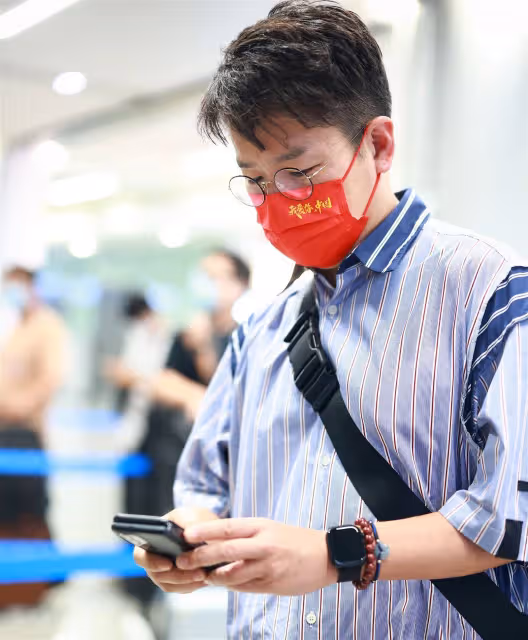 戴「我愛你，中國」口罩自拍　林曉峰獲贊優質偶像！