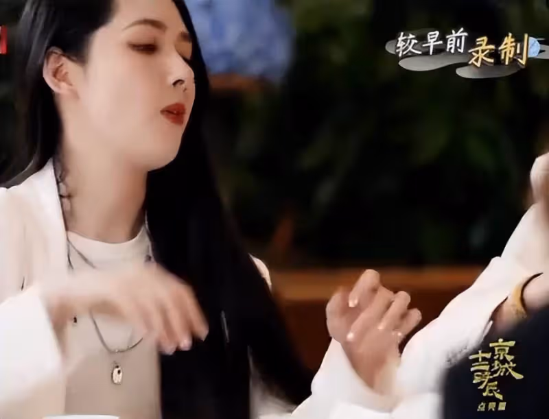 郭碧婷稱婆婆不強求自己做菜,贊婆婆手藝好!一胎向佐陪產剪臍帶