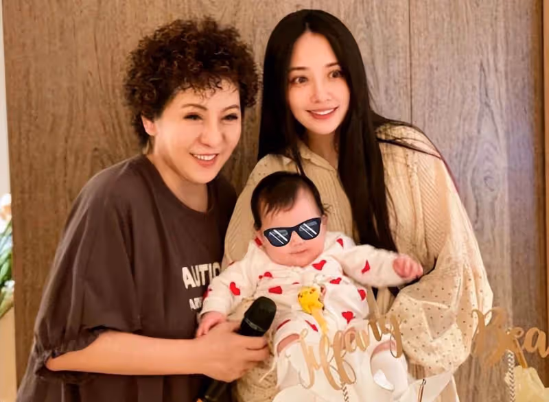 郭碧婷稱婆婆不強求自己做菜，贊婆婆手藝好！一胎向佐陪產剪臍帶