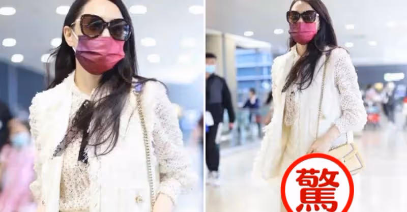 伊能靜真把自己當小姑娘，走機場打扮玩下衣失蹤，一雙美腿真撩人，網友：不敢相信這雙腿是54歲