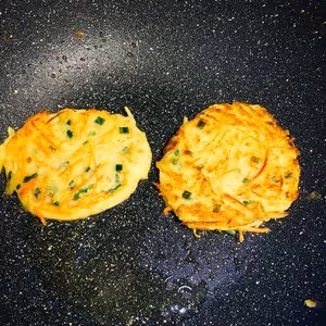 土豆紅蘿蔔絲餅