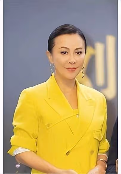 億萬富婆劉嘉玲,住4億豪宅戴千萬珠寶,與情敵相處成閨蜜
