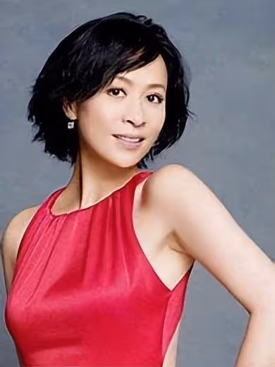 億萬富婆劉嘉玲,住4億豪宅戴千萬珠寶,與情敵相處成閨蜜