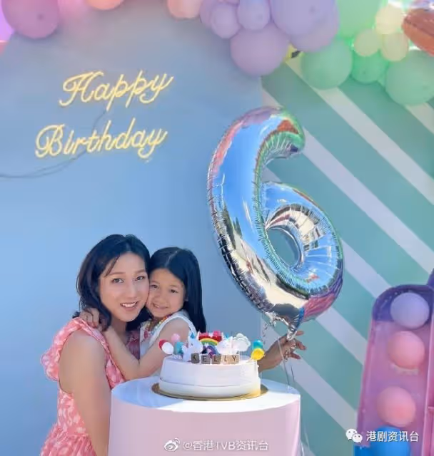 疫情下溫馨賀壽！孕婦鍾嘉欣精心準備仔女生日會