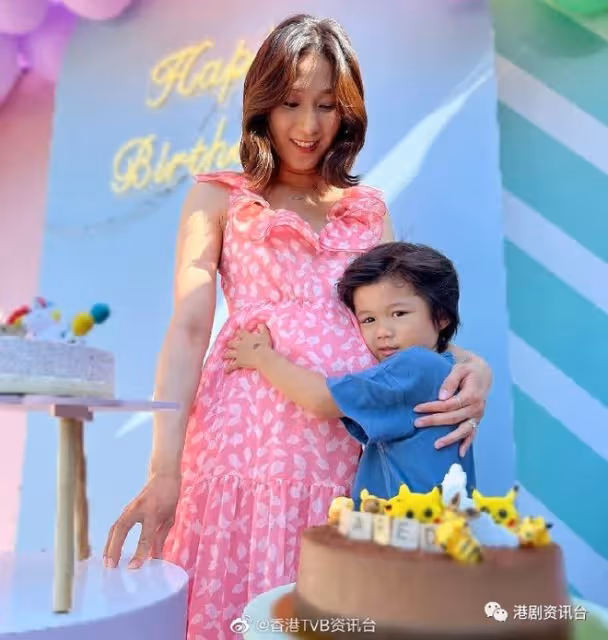 疫情下溫馨賀壽！孕婦鍾嘉欣精心準備仔女生日會