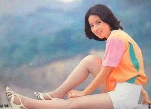林鳳嬌當年到底多漂亮?在無美顏的那個年代,甩小20歲吳綺莉好幾條街