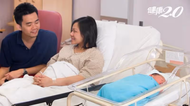 媳婦坐月子氣哭!婆婆趁不注意「一刀剪光及腰長髮」嗆她不孝,老公嘆「她想拿奶瓶砸我媽」我該怎麼辦?