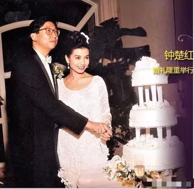 最深情的5位女星：有人為去世四年的丈夫生女，有人餘生不再嫁人