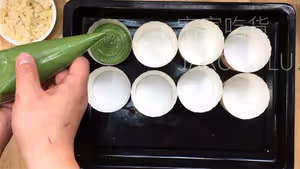 超簡單麥芬蛋糕，濃郁可可香氣，淡淡抹茶清香，媲美星巴克爆款美食。