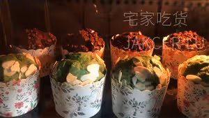 超簡單麥芬蛋糕，濃郁可可香氣，淡淡抹茶清香，媲美星巴克爆款美食。