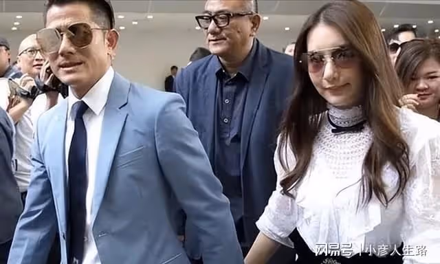 郭富城為方媛慶生，因蛋糕小被網友指責摳，可方媛戴的手鐲值35萬