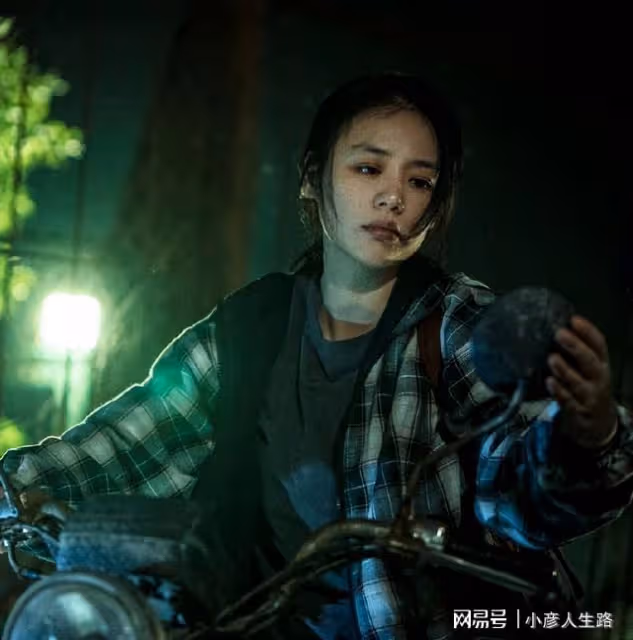 馬思純回國後陪家人逛街!身材發福比媽媽還胖,挺肚子走路引熱議