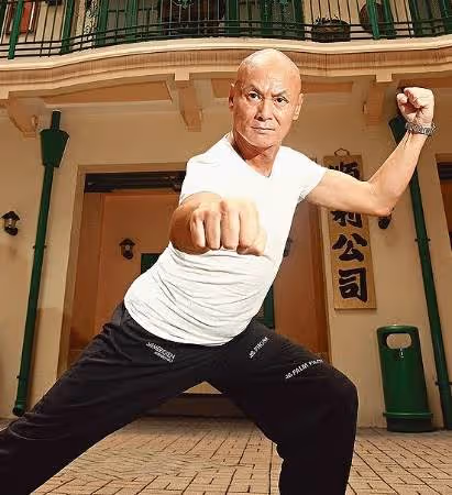 67歲劉家輝「臥病在床10多年」被妻子捲走財產「劉德華探望時含淚承諾」不會放棄他