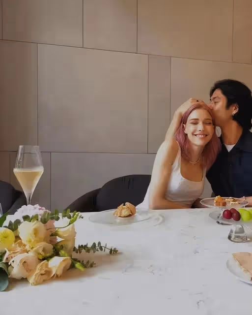 德國粉發「仙女」模特與韓國歌手男友交往8年終領證!網友磕瘋了