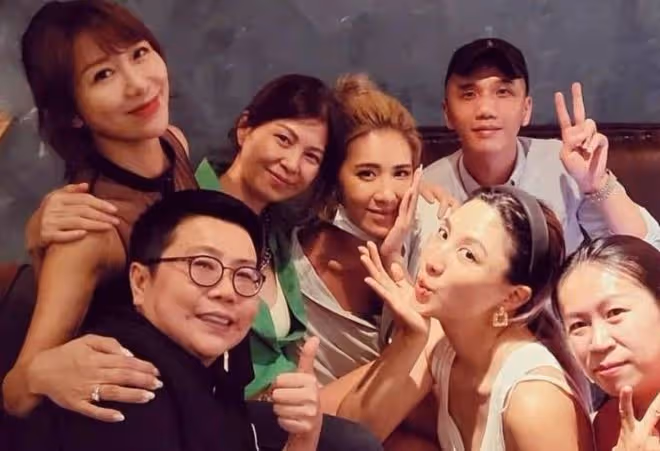 胡瓜為前妻慶生惹爭議!摟肩合影很親密,網友:現任妻子情何以堪