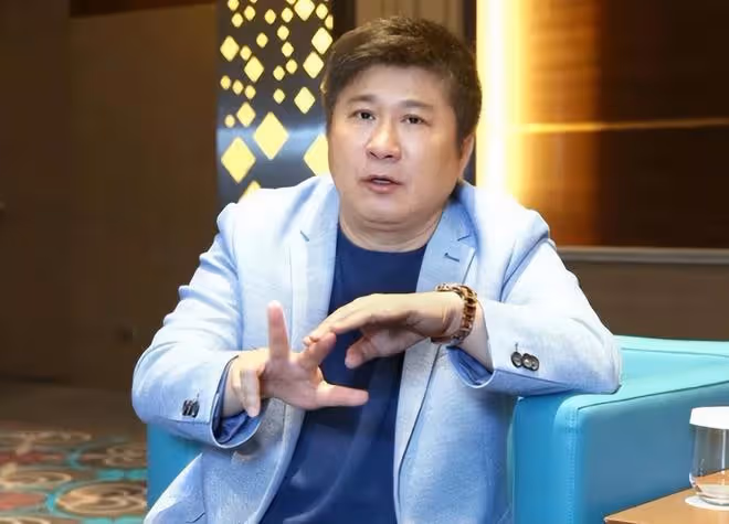 胡瓜為前妻慶生惹爭議!摟肩合影很親密,網友:現任妻子情何以堪