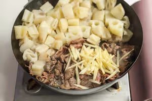 牛肉炒蓮藕