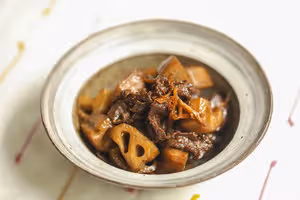 牛肉炒蓮藕