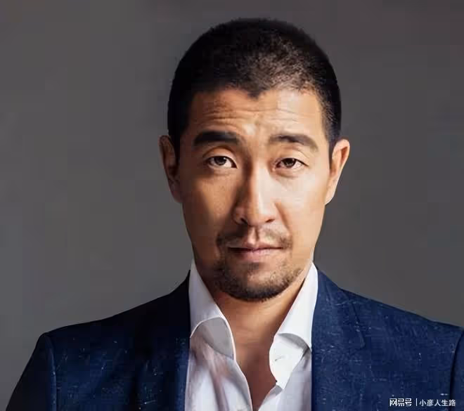 《摸金校尉之九幽將軍》來襲，黃渤、靳東主演，配角里有兩個影帝
