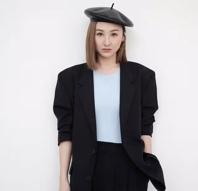 恭喜!TVB知名女星曬豐滿身材疑似迎來新戀情,遭前男友出軌背叛