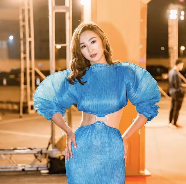 恭喜!TVB知名女星曬豐滿身材疑似迎來新戀情,遭前男友出軌背叛