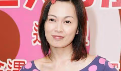 她選秀冠軍走紅，卻慘遭相戀8年男友拋棄，落魄後與素人未婚生子