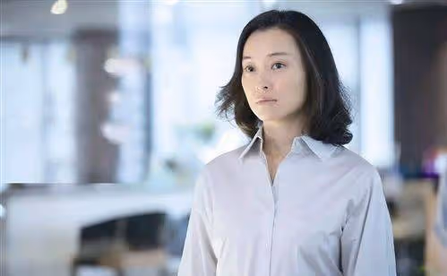 她和陳建斌相愛5年,卻輸給蔣勤勤,今43歲美如少女成人生贏家
