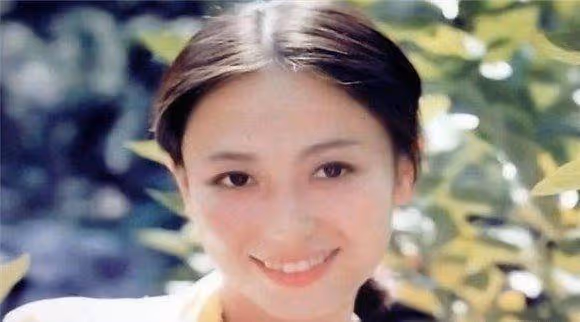 出道39年零緋聞,35歲二婚嫁給富商,今56歲卻越活越美!