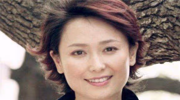 出道39年零緋聞,35歲二婚嫁給富商,今56歲卻越活越美!