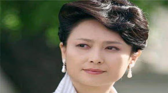 出道39年零緋聞,35歲二婚嫁給富商,今56歲卻越活越美!