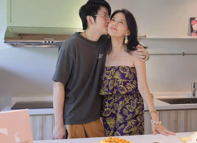 孫興前妻攜子現身!20歲孫恆身高1米84帥氣十足,將出國讀心理學