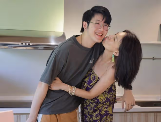 孫興前妻攜子現身!20歲孫恆身高1米84帥氣十足,將出國讀心理學