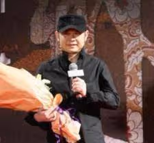 當年刀郎前妻受不了苦日子,選擇拋夫棄女,如今還是單身