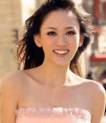 陳喬恩的膽子有多大?大膽挑戰「人體彩繪」,看不出有40歲!