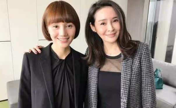 她27歲出道,因與佟大為妻子撞臉而不火,如今事業愛情雙豐收